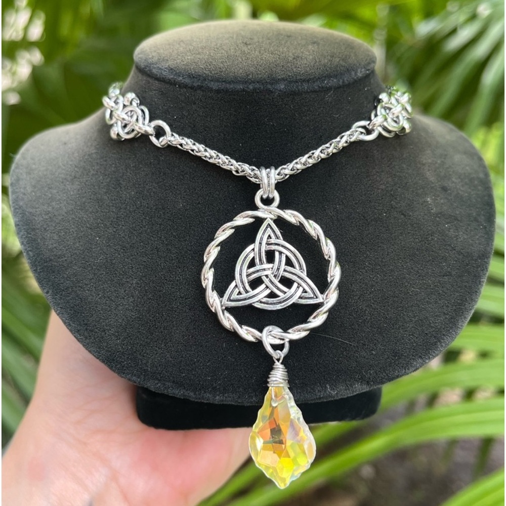Handmade maille celtic chain celtic knot yellow iridescent austrian crystal